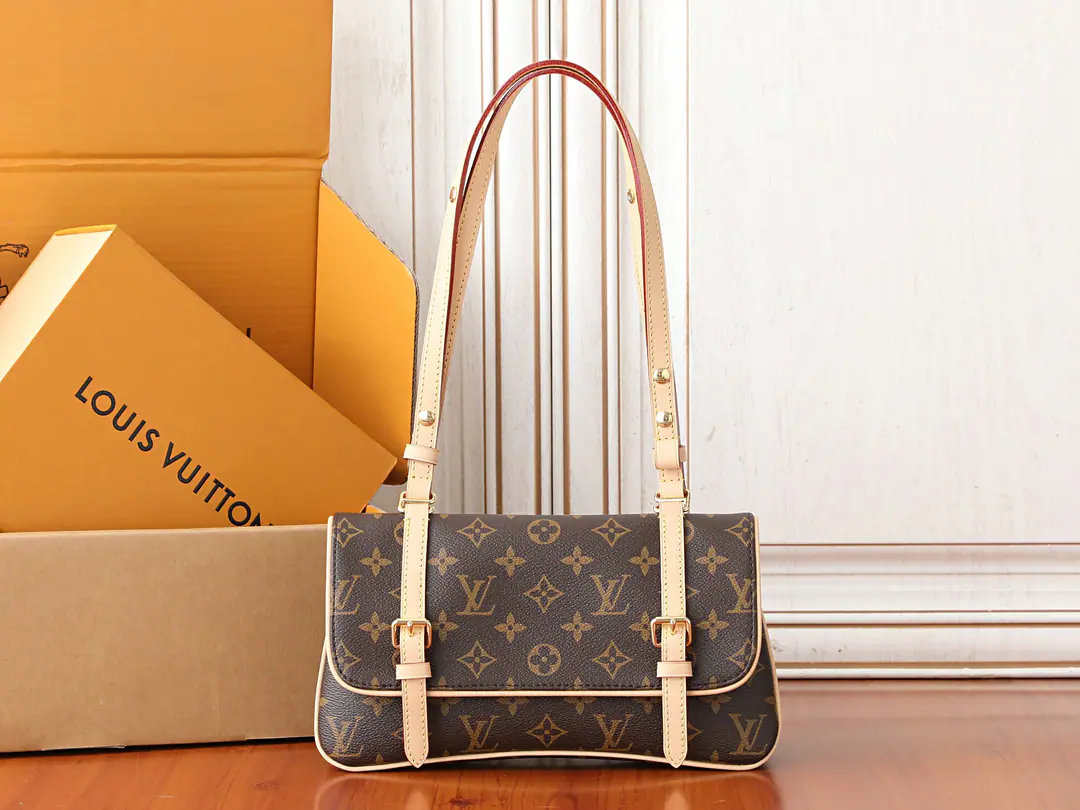 【 C01Dynamic chip】Top First List, Development of the original M28613✨‼️Paragraph Marelle Handbag Material Marker Monogram The canvas., Rewrite the original design with Mordon pen. Reverse the engraved brand collection style, And then borrow the button and... VVN The leather buttons are rich with details.. Horizontally constructed for shoulder, Multiple layers allow valuables to be collected in an orderly manner.. 28 x 15.5 x 7CM (Length x High x Kuan) Monogram Tiled canvas. The leather side of the cow. Tiled canvas lined. Metal The button caps open. - You can take smartphones., Headphones, Victorine The wallet and the key. France, Made in Spain or Italy, or manufactured in the United States using imported materials Shoulder belt.: Disableable, Adjustable Half a band.: 26.5 centimetres Half a length of the belt can be moved.: 47.0 centimetres