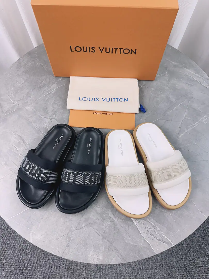 🌈LV | Louis Vuitton. ²⁰²³ 𝐬𝐬 🧡💚2024Spring and summer. Top Version‼️Original unamended The owner of the counter is making a new payment. Straw slippers New hardware.🆕 ❥Requisition level！It's a great sense of excellence.！A huge amount of money from domestic and international bloggers., Old and fashionable. The upper toe blew up.！The boss's push.★ ━━━━━ ЅᏇєєt ━━━━━ ▪️Shoe.: Original Specific Special Materials ▪️Uchi.: Bulls. ▪️Otsumi!: Rubber high end base ▪️Shoes.: 35-46（46Custom without re-offer）Batch