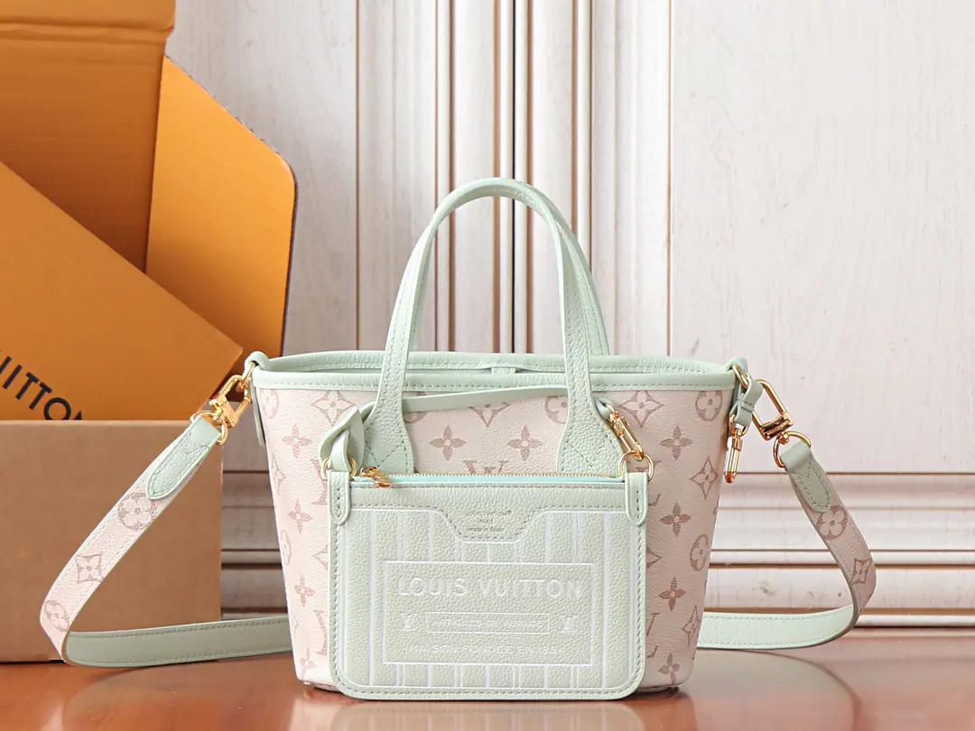 【 C01Dynamic chip】Top First List, Development of the original M2A ✨‼️Paragraph Neverfull Inside Out BB ♪ The bag is new ♪ Monogram Dune Marking, Let's light up the new monsoon style., The combination of Louis Widden's chain bags and metal pieces.. Wideness available 6.7 Inches of smartphones, Rosalie Zero wallet., Keys., Headphones, Lipsticks and tissues.. 26.5 x 16.5 x 11CM (Length x High x Kuan) Monogram Dune Pattern Cow leather. The leather side of the cow. Tiled canvas lined. Metal - Clips. Unable to remove zipper bags Acceptable 6.7 Inches of smartphones, Headphones, Rosalie Zero wallet., Keys and lipstick. Shoulder belt.: Disableable, Unreconciled Half a band.: 50.0 centimetres Hand handle.: Hand handle.