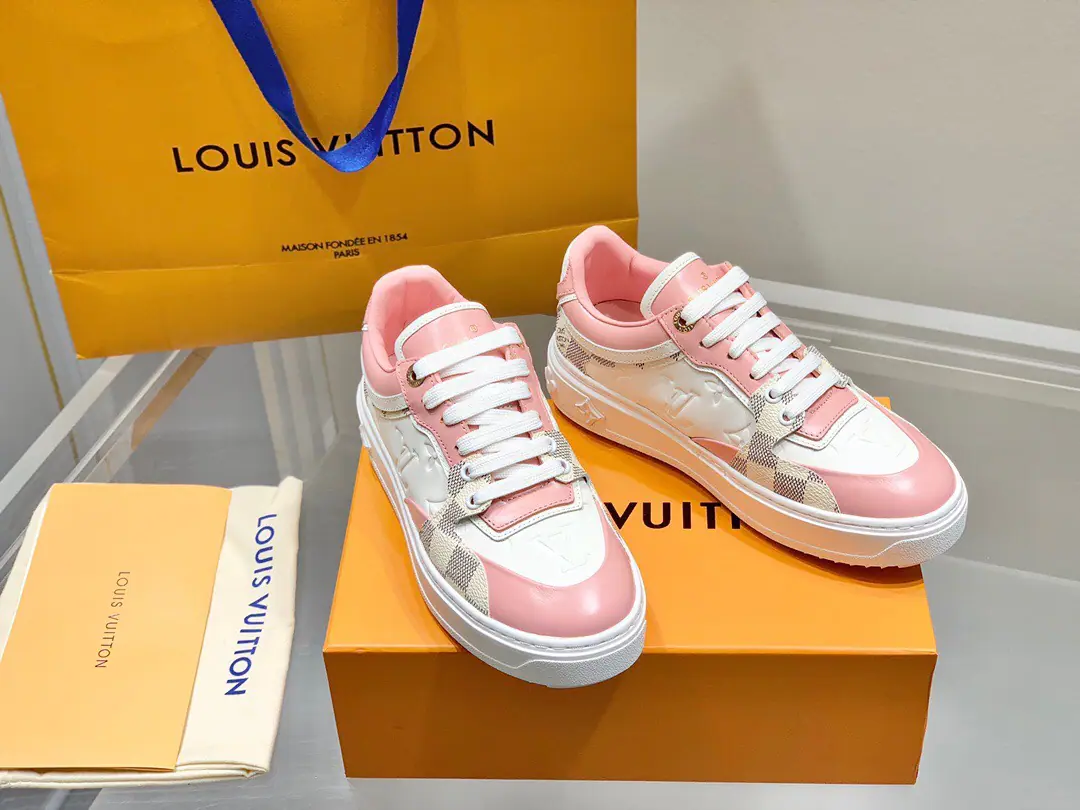 L. VDonkeys.2022New white shoes. Time outSeries The shoe is imported into the skin of the cow. The insides are all cow skins. Original OpentpuOtsumi! Bottom3cm Codessize: 35-41（40.41I'll make sure I don't change it.）