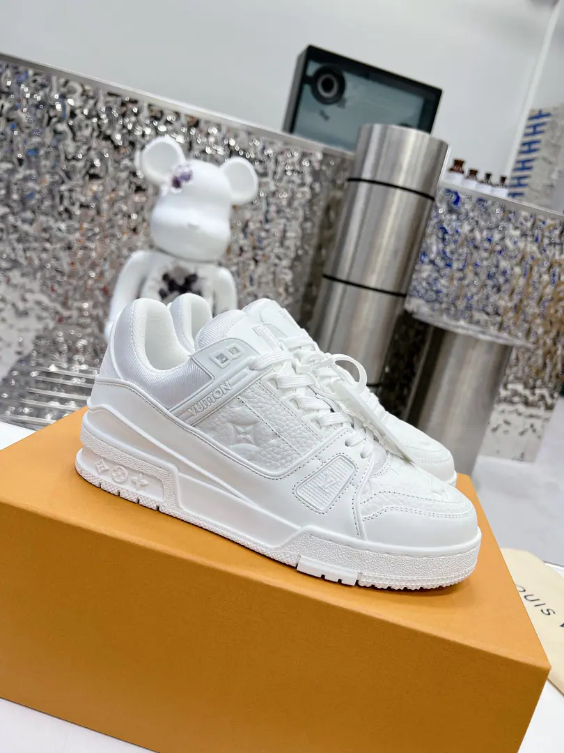 LVTop Version 2023New paragraph Repurchase QualityLV～Louis Vuitton.Lv TRAINERBest sneakers ever., Donkeys are pushing the new stuff., The network limits the use of binary basketball shoes.！The Ko gang is buying the original.1:1Precision Recompense, The details are invincible., Good faith., Import customized original cattle skin, Original consistent package approach, Details are 100% restored., Customize custom originals as one-formingTPUOtsumi!, Different from other homes., It's not gonna work without the original.！ Men and women35-40 39-45（46I'll make sure I don't change it.）