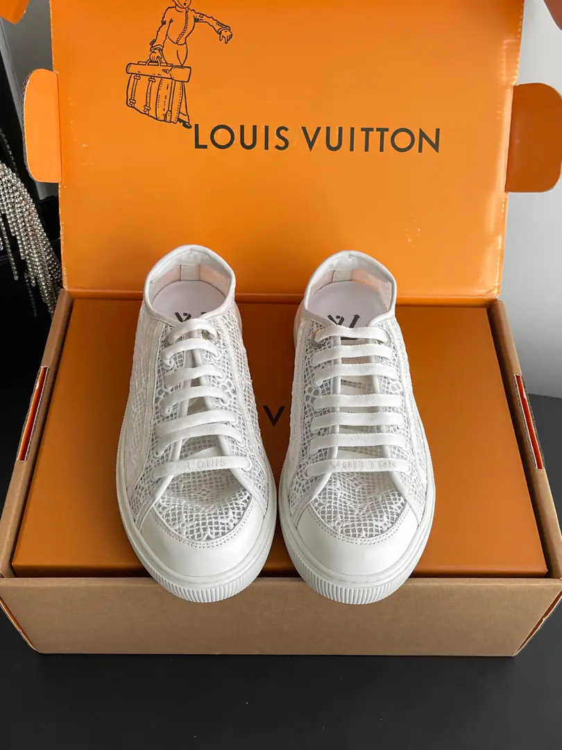 🏧𝐋𝐕Louis Vuitton. The latest lace-net recreational skateboarding.！ Shoe-face custom-made lace-coated fabric.+In the cow's skin.+Original version to open Codes: 35-39（40 41Do it.）