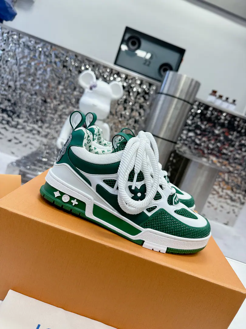 Get out of the factory. 𝙇𝙑 𝟐𝟎𝟐𝟑/𝐒𝐒 𝐧𝐞𝐰 Louis Vuitton's skateboarding., LOUIS VUITTON TrainerNo doubt the most successful brand of luxury has been launched.SneakerOne., But the search's not stopping., LOUISVUITTONAnd I'll be there.2023The spring brings a new skateboard series.. The new series in the graph is back.90Age Chunky Skate ShoesThe shoes are all over the place., Leather and web-based shoe-making, The fat contour and the rough shoelaces are so hot., I'm expecting it to be like this.TrainerI'm just as good as I am.. ♪ And then I'll be back ♪ DIORShow me the skateboarding., Maybe next year.ChunkyThe wind will be stronger.. Size:Women35-40 Men39-46