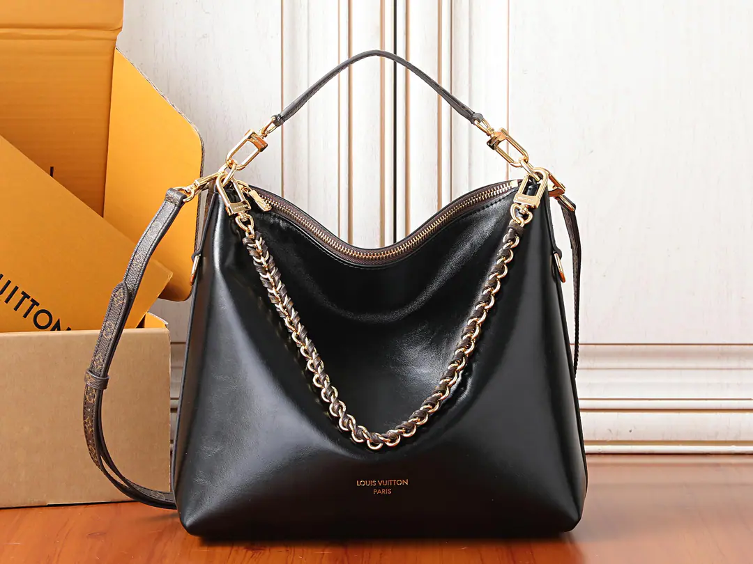 【 C01Dynamic chip】Top First List, Development of the original M3A ✨‼️Paragraph Multipass The bag interprets the new monsoon style with a bright crack., It's a new quality.. Weaving chains and front Louis Vuitton is a pleasure to work on.. Wide space to accommodate routine requirements such as tablet computers, Monogram The canvas is a compliment to Louis Vuitton's fine craftsmanship.. 30 x 26 x 10CM (Length x High x Kuan) Cow leather. The topsaling side. Built liner Metal Acceptable 11 Inch tablet computers, Smartphones., Headphones, Clémence The wallet., Notebooks and sunglasses. Shoulder belt.: Disableable, Adjustable Half a band.: 43.0 centimetres Half a length of the belt can be moved.: 51.0 centimetres Hand handle.: Single handle.