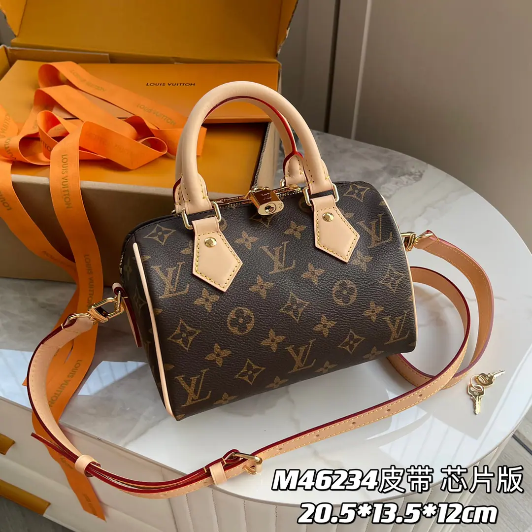 【 C01Chip version】Internal pricesP Paragraph: M46234Skin shoulder belt. Original List Enhancement💪【I'm taking a background picture.】Paragraph Speedy Bandoulière 20 Handbag Selection Monogram The canvas., The edge of the leather and the fabric of the cattle., And continue Louis Vuitton in her lingue. Speedy A classic travel bag design., Dismantling and tweakable straps with a swirl leather handle and a branding branding mark that can be adjusted. Dimensions: 20.5 x 13.5 x 12.0 centimetres (Long x High x Kuan)