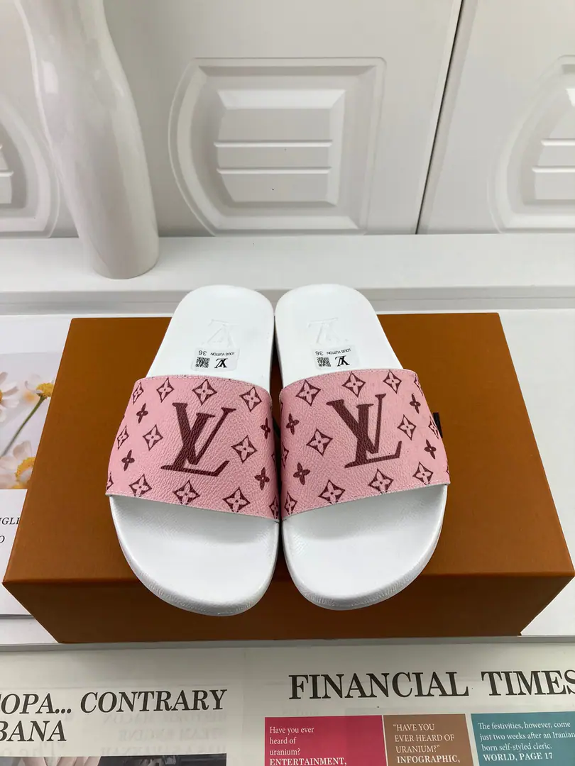 【LOUIS VUITON】2021Louis Vuitton's slippers., Original1.1Make a reservation., The classics of the cabinet.. Heat of shoes.logo, The top counter.logo, No details are missing. This slipper is a special hot spot. The material is made in parallel with the cabinet.. Colours: Multi-Currently Optional, To customize size:Female: 35/36/37/38/39/40/41/42 Men: 38/39/40/41/42/43/44/45/46