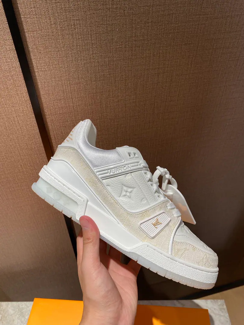 Top Couple money.👫 Get out of the factory.❤Top version original engravedLouis Vuitton LV Trainer The sneakers are the Louis Vuitton Arts Director.Virgil AblohThe reading of the retro-basket shoes.👍Made from different colours.🔥There's a side of it.MonogramFlowers.👑Side.VuittonMarking💎Customization of original materials🚀Original packing standard code❤️Female35-40Men39-45