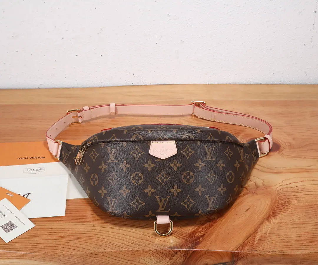 P【 C01Dynamic chip】‼️Top First List, Enhanced version‼️By the classic Monogram The canvas is made., Yes, I do.“Louis Vuitton Paris”Leather apparel, This cash bag can add a pure fashionable leisure to the sports model.. It's a cash bag., You can also slash your shoulder or slash it., More fashionable.. Model: M43644 Dimensions: 37 x 14 x 13 centimetres (Length x High x Kuan)