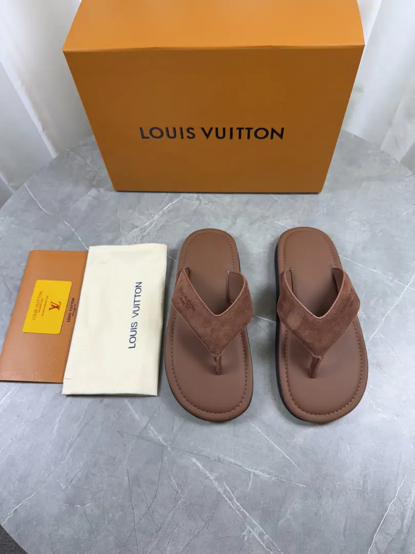 🌈LV | Louis Vuitton. ²⁰²³ 𝐬𝐬 🧡💚2026Spring and summer. Top Version‼️Original unamended The owner of the counter is making a new payment. Bread slippers. New hardware.🆕 ❥Requisition level！It's a great sense of excellence.！A huge amount of money from domestic and international bloggers., Old and fashionable. The upper toe blew up.！The boss's push.★ ━━━━━ ЅᏇєєt ━━━━━ ▪️Shoe.: Original-made cow-coloured fabric ▪️Uchi.: In sheep. ▪️Otsumi!: Rubber bubbles are high-end, deep-ground. ▪️Shoes.: 38-47（46-47Custom without re-offer）Batch