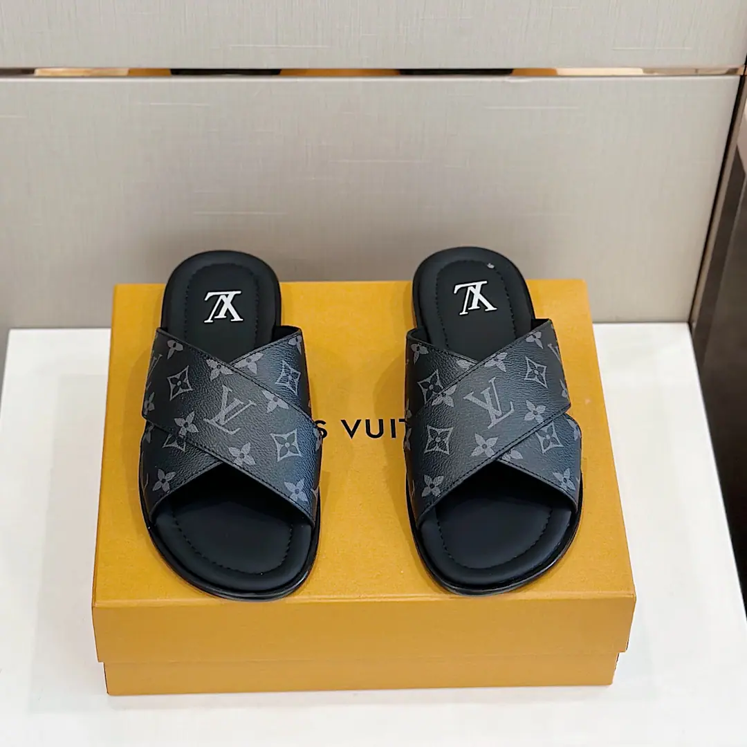 LVLouis Vuitton.monogramCross-overs with a man's dick.-That's a big one. Soft-skinned cow leather., The classics of the Chen Monogram Pattern. The elegant shoe face is like a cross-brand letter., The skin of a cow and the true depth of a man's work are light and flexible.. Size:39-44(38.45 Do it.） That's a big one.