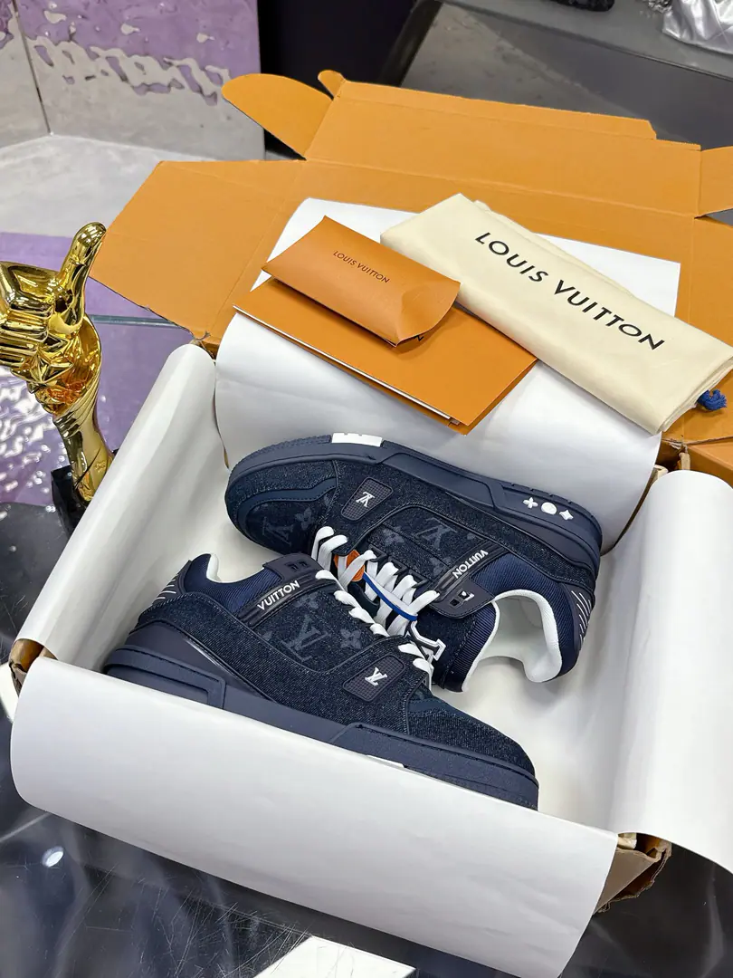 Plant（Aircraft box➕10） Louis Vuitton The donkey's money.！trainerShoes., Everyone's got to be in., Never regret it.！ It's super-high.！Everything's fine.. Mostly super-suspent.. The top-level factory is extremely rigorous.！The materials are all super-cattle skins custom-made overseas., The skin is all original. Super-upgrade, Especially the tattoos when the shoes bend., It's all about it.zp♪ Feels like ♪！ We custom-made the Otsumi., - I'm the one who controls it., The whole font and the blob, It's hard to tell.. Size: #Women35-41 #Men38-46（Women40 41 Men45 46 I'll make sure I don't change it.）