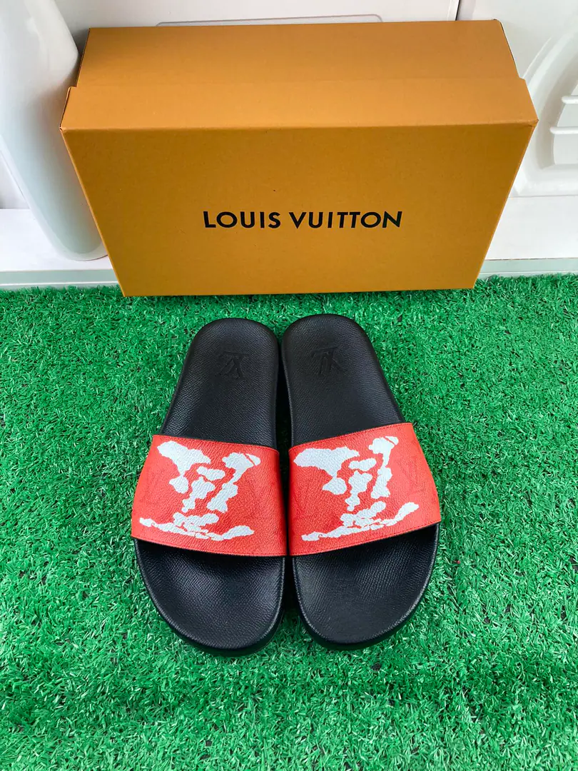 【Current】,【LOUIS VUITON】2021Louis Vuitton's slippers., Original1.1Make a reservation., The classics of the cabinet.. Heat of shoes.logo, The top counter.logo, No details are missing. This slipper is a special hot spot. The material is made in parallel with the cabinet.. Colours: Multi-Currently Optional, To customize size:Female: 35/36/37/38/39/40/41/42 Men: 38/39/40/41/42/43/44/45/46