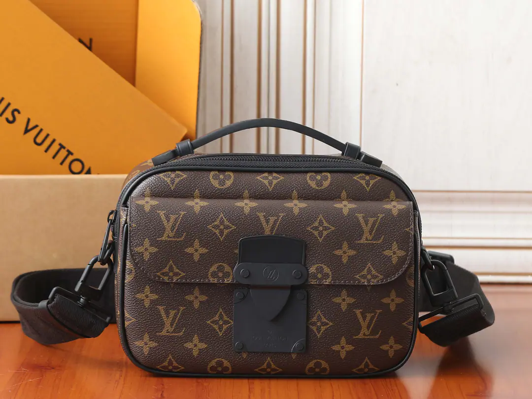 【 C01Dynamic chip】Top First List, Development of the original✨‼️Paragraph S Lock Mailman bag by Monogram Macassar The canvas is made., New lock buttons Georges Vuitton At 1886 The hard-box locks that were designed for the year were inspired.. Special plastic surgery gives a visual mound for this magnetic inhaling metal lock.. Add space-rich zipper partitions, Hardbox-style leather handles and... LV Identified shoulder belt, Fashion is a style., Easy to use. Monogram Macassar - Tied canvas.Epi The leather edge is attached to a leather handle of black metal with a thick liner. V Sewline and pressure marks one.S A magnetic inklock is a large front bag, a large zipper., Regable shoulder belt！！Model:M45806. Dimensions:22x18x8CM