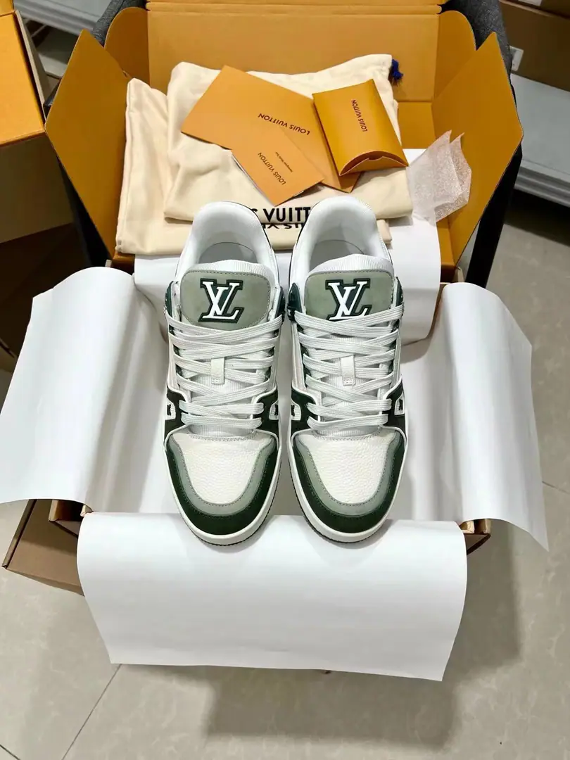 Top-level requisition version LV trainer "Couples set a series of leisure basketball shoes. ♪ The value of the face ♪ - The upper foot is fried., Every color is a giant.！The Tide Man needs a single item.🛍 Original customized pressure-cut grains, calf skin.（Non-market super-fibre skin You have to distinguish.！）The symmetrical old flowered mounds the cowboy cloth.. All the accessories are as they were.1:1Custom Even the shoelaces are colored.1:1Make a reservation.. Original Unique private modelTPUOtsumi!. Many of the little heart designs have to be original to be able to see what they're doing., The essence is the detail.！Original Condom Chips Card Sensitivity direct in.lv Official Network😏 Recurse ceiling level Full package of fine airplane gift boxes Please accept my quality.‼️ Please be careful with the market traffic.！ Codes: 35-44（Men38/45I'll make sure I don't change it.）