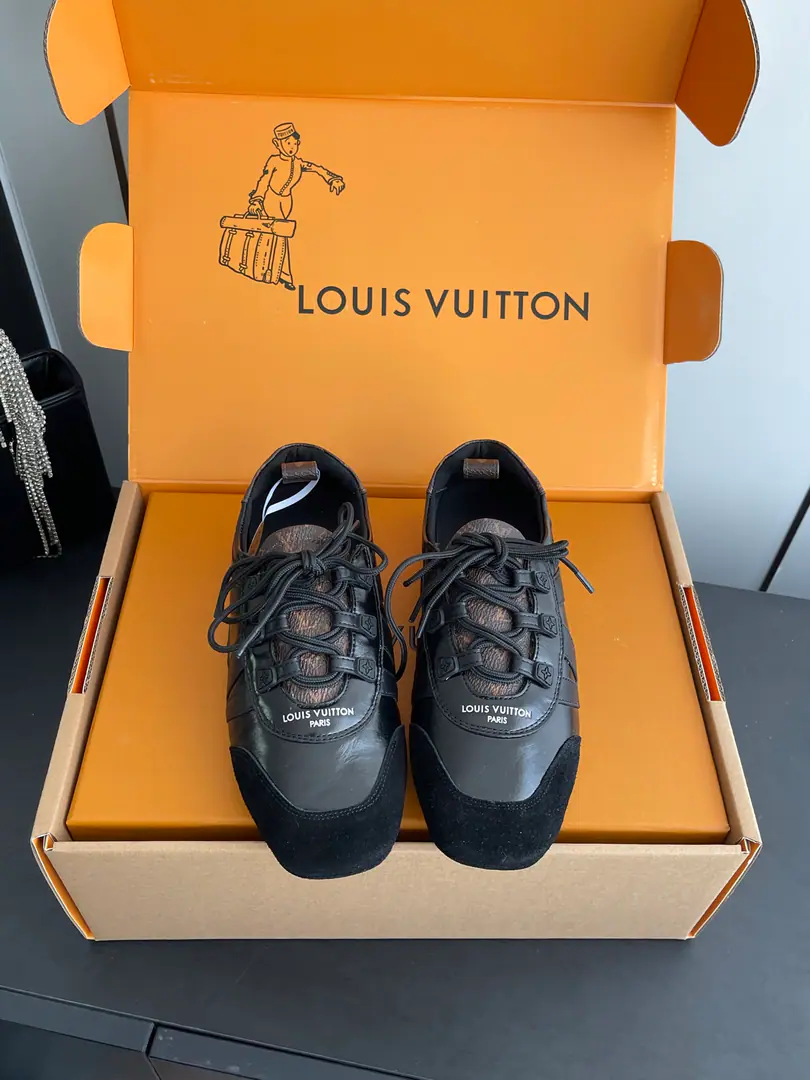 [Append+] 🏧𝐋𝐕Louis Vuitton's ass is a spring and summer.SneakerinaSeries Ballet sneakers. - Tetsu. Sneakerina Ballet wind shoes make flow lines with silky cow leather. The comfort of lightly shaped and sports shoes with ballet shoes. Side LV MarkingMonogram After the canvas, bring the details. Sacchetto Process and TPU The outside is a softer dress. Three pieces of accessories. Make it work. Fabulous. Original customized import of head-level cattle skin Uchi. The original customizes the original air network to be the foundation of the original. NoteTPUMaterial Codes: 35-41（40.41Do it.）