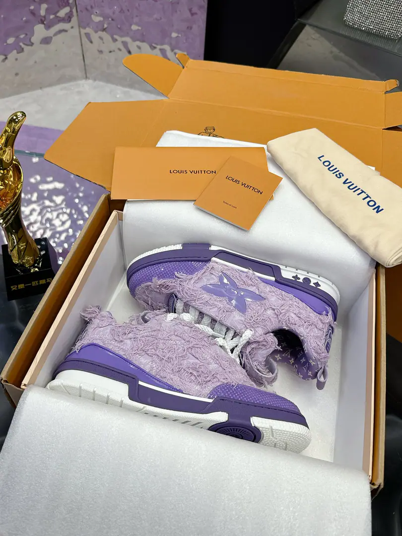 Plant LvBread Series 𝟐𝟎𝟐4 𝐒𝐒 𝐧𝐞𝐰 Official Sync New Colour💗 Louis Vuitton's skateboarding., LOUIS VUITTON TrainerNo doubt the most successful brand of luxury has been launched.SneakerOne., But the search's not stopping., LOUISVUITTONAnd I'll be there.2024The spring brings a new skateboard series.. The new series in the graph is back.90Age Chunky Skate Shoes♪ I'm seeing ♪, Leather and web-based shoe-making, The fat contour and the rough shoelaces are so hot., I'm expecting it to be like this.TrainerI'm just as good as I am.. ♪ And then I'll be back ♪ DIORShow me the skateboarding., Maybe next year.ChunkyThe wind will be stronger.. LvBread Shoes Series😘 Couple money. Size:Men39-45