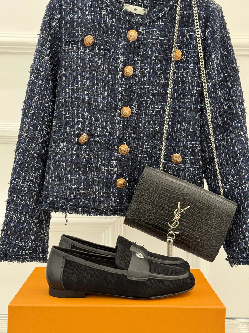 🏧𝐋𝐕The new donkeys and the new Fashion Shoes. The first time I saw it, I was grassed. The French wind is full of it. And the upper feet are very stylish. And a hundred. The fabric is imported with calf skin. The insides are all sheep's skin. Italian imports are so thick. Codes35-41 [40.41Custom]