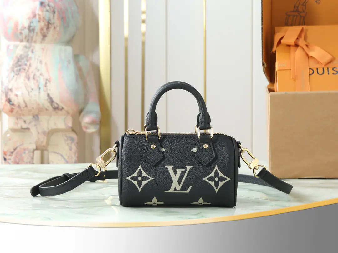 【Top First List It's so exclusive.】M81456Black silk marks. M82450Full skin.speedyA pillow bag. Paragraph Nano Speedy Handbag. Take the material. Monogram Empreinte Leather pressurized., Enrichment Speedy The classic handbag., And with the expertise of the world, it's a romantic, star-like, radiant light., Declaration Summer Stardust Design concepts for the series. Multiple back-to-back options for disassemble and readjusted shoulder belts. Dimensions: 16 x 10 x 7.5 centimetres.