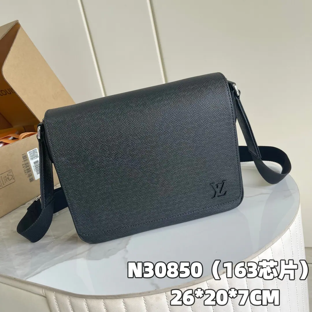 【 C01 Chip version】 Internal pricesP Paragraph: N30850, Original List Enhancement💪【I'm taking a background picture.】Paragraph District The small mailman bag. Damier Infini Tiled canvas., We'll have a magnet clip and zipper., I'm going to be a classic.. Regable shoulder belt labeled Louis Vuitton. Damier Infini A coated canvas with a fabric of leather and a metal piece and a taped top and a pocket with a pocket and a shoulder belt in the back., Adjustable！！Model:N30850. Dimensions:26x20x7CM