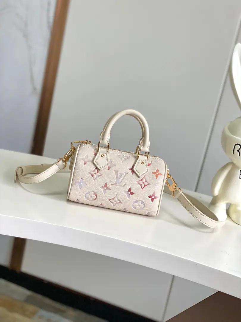 【Outside Haiwon‬Single A home of the truth.‬Shoot.】【Nano Speedy Handbag.】M25591 White/Gradient ♪ In the new season, it's a light-skinned dream ♪, It's easy to light up the shapes.. Classic Monogram Empreinte Leather with metal., It's enough to cover the daily needs of short money clips., Dismantled shoulder belts can be used to carry multiple ways. Dimensions: 10 x 7.5 x 16 centimetres