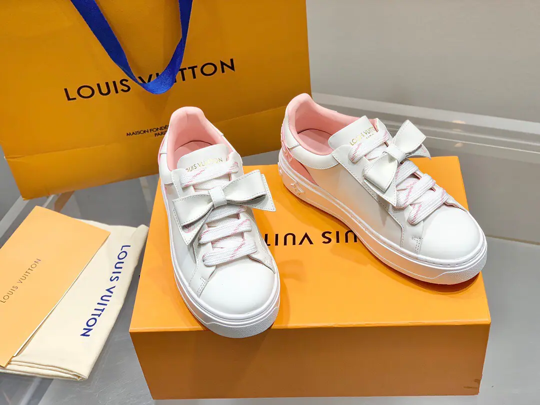 L. VDonkeys.2022New white shoes. Knock on the lovely bow.🎀 The shoe is imported into the skin of the cow. The insides are all cow skins. Original OpentpuOtsumi! Bottom3cm Codessize: 35-41（40.41I'll make sure I don't change it.