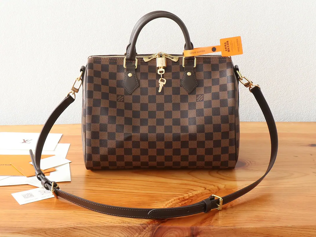 P【 C01Dynamic chip】‼️Top First List, Enhanced version‼️Speedy The series of bags was originally 1930 The time travelers designed, In this name, we salute the era of radical change.. Paragraph Speedy Bandoulière 30 The handbag is elegant. Damier Ebene Re-create the iconic shape of the canvas, To crush the leather handle., The inscription locks and the undismantled shoulder belts continue the classic details., The best for urban life.. Model: M41367/N40590 Dimensions: 21 x 17 x 30 centimetres (High x Kuan x Length)