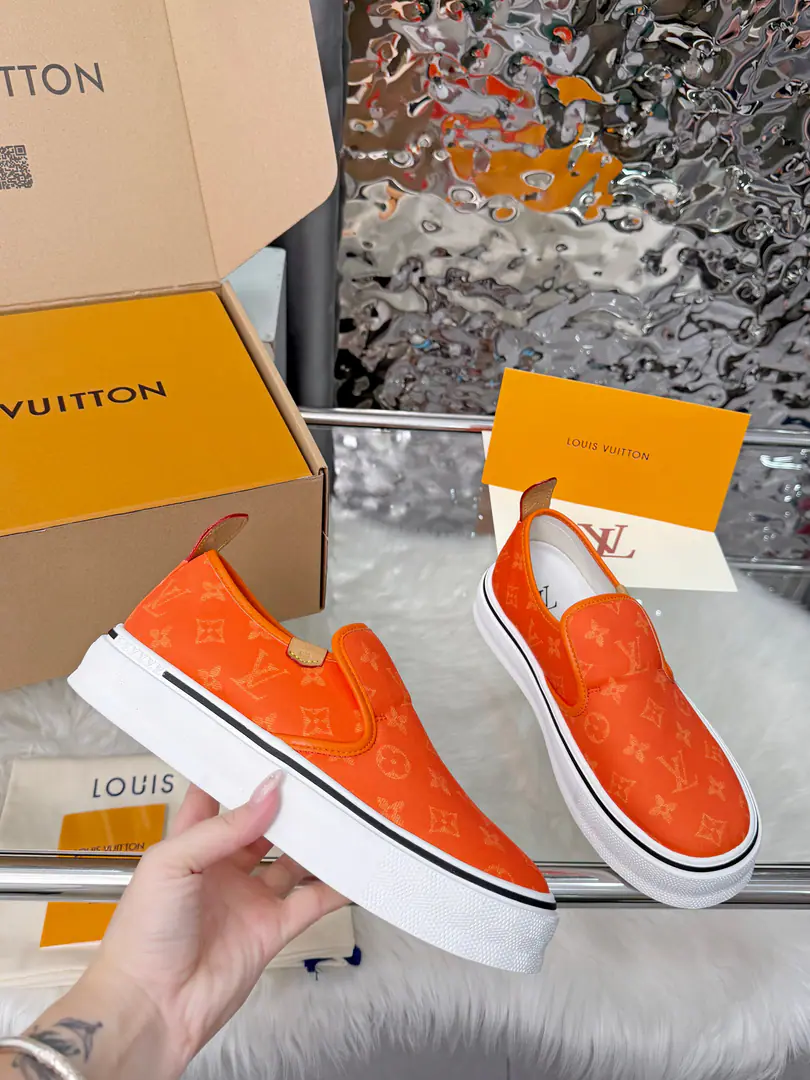 🇨🇳LV 27Spring and summer show.LV Combi♪ Flat-floor skateboard shoes ♪, - Don't worry about it.Pharrell WilliamsAnd he's got his new skateboard shoes.Combi: Low Gang!, 5Puncles., The suture., The shoes are all snake skin. Full package Load the plane box. Men39-46