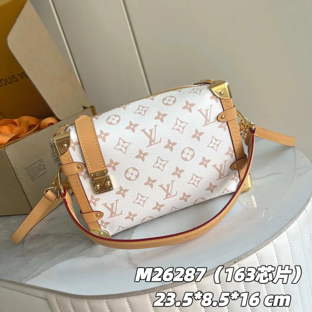 【 C01 Chip version】 Internal pricesP Paragraph: M26287White flower. Original List Enhancement💪【I'm taking a background picture.】✨ Paragraph Side Trunk The middle handbag is a classic brand. Monogram ccThe canvas is soaked in soft and dune tweaks., And then we'll make visual contrasts with the leather.. ♪ Shining eyes ♪ S-lock Locks and metal horns, and then brushes.. Dimensions: 16 x 8.5 x 23.5 centimetres. (High x Kuan x Length)