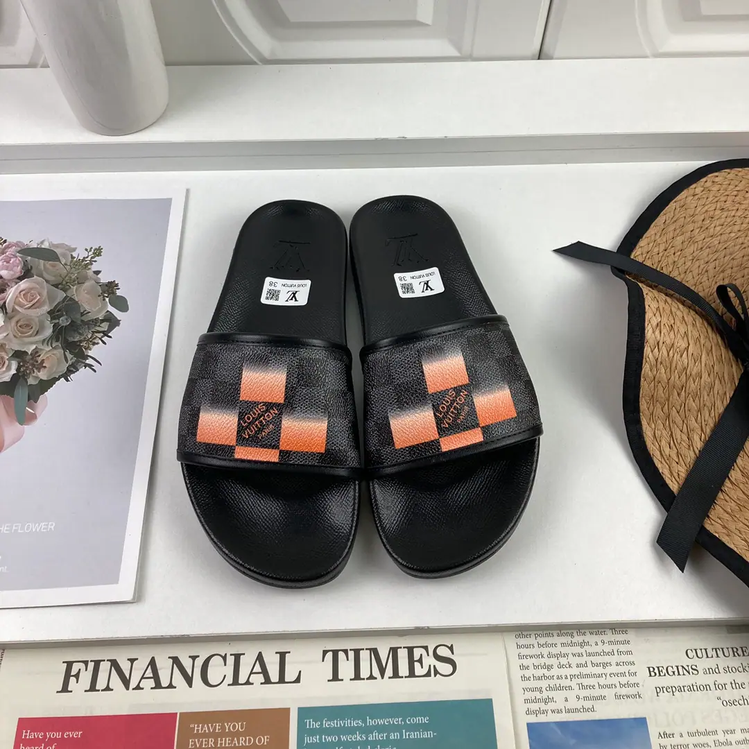 【LOUIS VUITON】2021Louis Vuitton's slippers., Original1.1Make a reservation., The classics of the cabinet.. Heat of shoes.logo, The top counter.logo, No details are missing. This slipper is a special hot spot. The material is made in parallel with the cabinet.. Colours: Multi-Currently Optional, To customize size:Female: 35/36/37/38/39/40/41/42 Men: 38/39/40/41/42/43/44/45/46