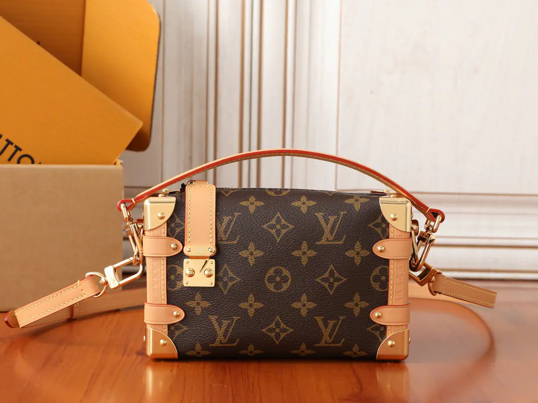 【 C01Dynamic chip】Top First List, Development of the original M2A ✨‼️ParagraphSide Trunk ♪ Small pocket with a small handbag ♪MonogramThe canvas shapes the long-form., A pair of corrugated leather and metal for work. It's a hardened corner and a zipper.S-lockLock a little bit of the barber for details., The classics of Louis Vuitton's box.. Detachable and regulated leather shoulder belts for hand-held or shoulder-back-resistible. 20.5 x 13.5 x 7.5CM (Length x High x Kuan) Monogram Tiled canvas. The leather side of the cow. Built liner Metal The zipper's open and there's a couple of them.S-lock Lock button Shoulder belt.: Disableable, Adjustable Half a band.: 45.0centimetres Half a length of the belt can be moved.: 55.0centimetres Hand handle.: Single handle., Disableable