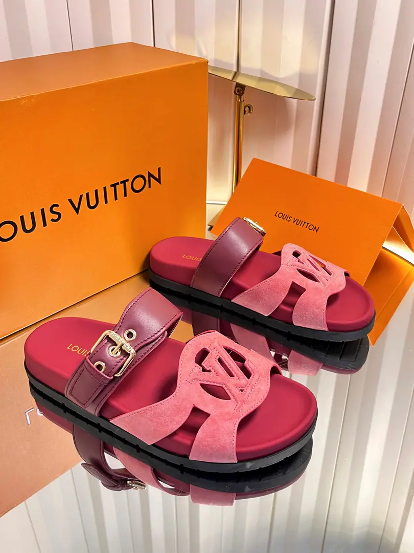 LV｜ISOLA COMFORTEmpty slippers.✨ The counter.26Summer main boost., He's a very human being.IsolaThe series of chills., It's empty.LogoDesign is so low profile.. Import of head-story parchment+Cows are counter-feat., EmptyLVPrecision cutting Full leather mattress bed., You're not tired walking around in your long clothes. Original flower-stressed, slide-proof rubber floor. size: 35-39（40.41.42Do it.）