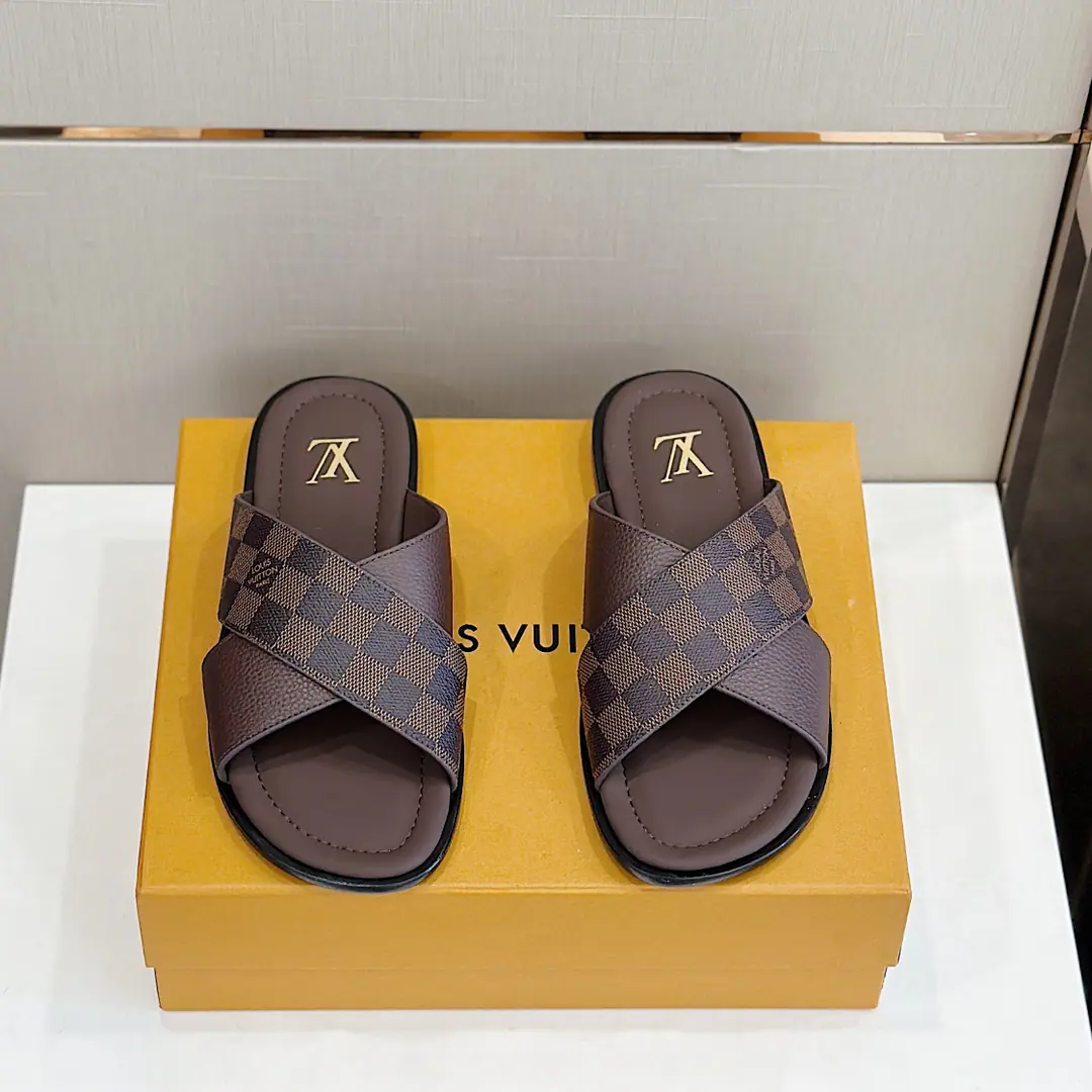 LVLouis Vuitton.monogramCross-overs with a man's dick.-That's a big one. Soft-skinned cow leather., The classics of the Chen Monogram Pattern. The elegant shoe face is like a cross-brand letter., The skin of a cow and the true depth of a man's work are light and flexible.. Size:39-44(38.45 Do it.） That's a big one.