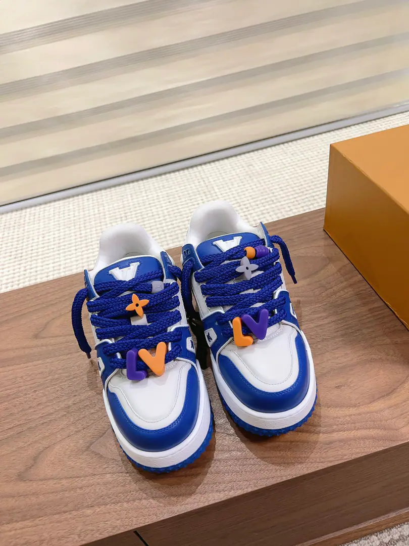 LV 2024New paragraphTrainerFattie Louis Vuitton. Six months of the original version of the dissolution., DIYSlips, sneakers. Cute fat.trainer, To buy the style with your eyes closed., Break a single change in color, You're younger and fatter.trainerOr a Fester Shoes., The Queen of the House of Lords is a man of the past., But the most classic fatty shoes., The classic color., High-end atmosphere upgrade Every color is great.！The original open-cut, cute button., The original is exactly the same material for work detail. All kinds of skin.TPU Brush Super-complicatedTPUOriginal Base, Original Packaging Coded female35-40 Men39-44 Top