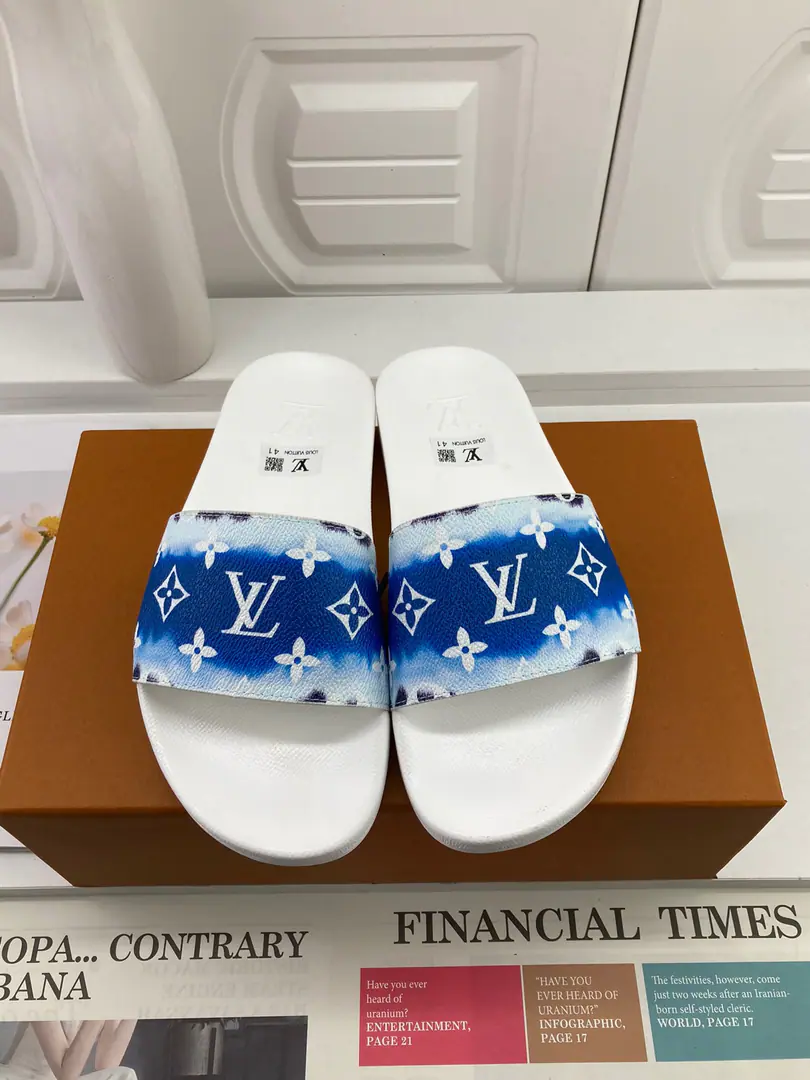 【LOUIS VUITON】2021Louis Vuitton's slippers., Original1.1Make a reservation., The classics of the cabinet.. Heat of shoes.logo, The top counter.logo, No details are missing. This slipper is a special hot spot. The material is made in parallel with the cabinet.. Colours: Multi-Currently Optional, To customize size:Female: 35/36/37/38/39/40/41/42 Men: 38/39/40/41/42/43/44/45/46