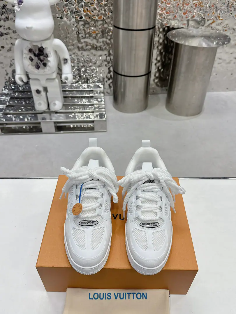 Get out of the factory. 𝙇𝙑 𝟐𝟎𝟐𝟑/𝐒𝐒 𝐧𝐞𝐰 Louis Vuitton's skateboarding., LOUIS VUITTON TrainerNo doubt the most successful brand of luxury has been launched.SneakerOne., But the search's not stopping., LOUISVUITTONAnd I'll be there.2023The spring brings a new skateboard series.. The new series in the graph is back.90Age Chunky Skate ShoesThe shoes are all over the place., Leather and web-based shoe-making, The fat contour and the rough shoelaces are so hot., I'm expecting it to be like this.TrainerI'm just as good as I am.. ♪ And then I'll be back ♪ DIORShow me the skateboarding., Maybe next year.ChunkyThe wind will be stronger.. Size:Women35-40 Men39-46