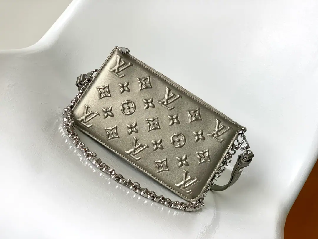Special price M81828 The top one.LexingtonI'm surrounded by Louis Vuitton.2023♪ And early spring was a show of beauty ♪, It's a new material built to take the prize., UseMoonogramThe calf skin., A bright gold tune with a metal sense. Leather decorations are branded.MonogramPopup, It's like the shadow of the moon's grave., To inject a new future into the classic, practical bag.. Product Data21.5 x 13 x 5.5centimetres(Length x Height x Wide)