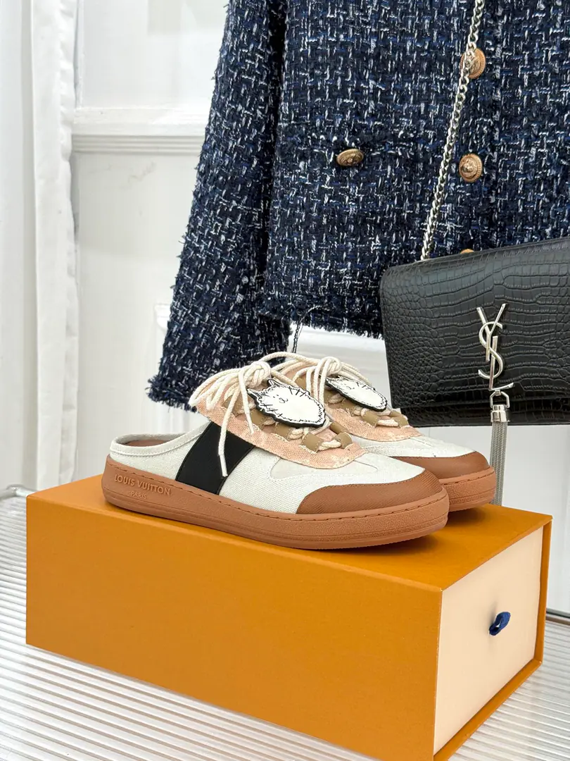 🏧𝐋𝐕&GRACEJoint contributions The early springs are a part-time part of the freecat and cat shoes. The fabric is customized in the original version The inside feet are all sheep's skin. Original Opener CustomTPUOtsumi! size: 35-41 [40/41Custom]