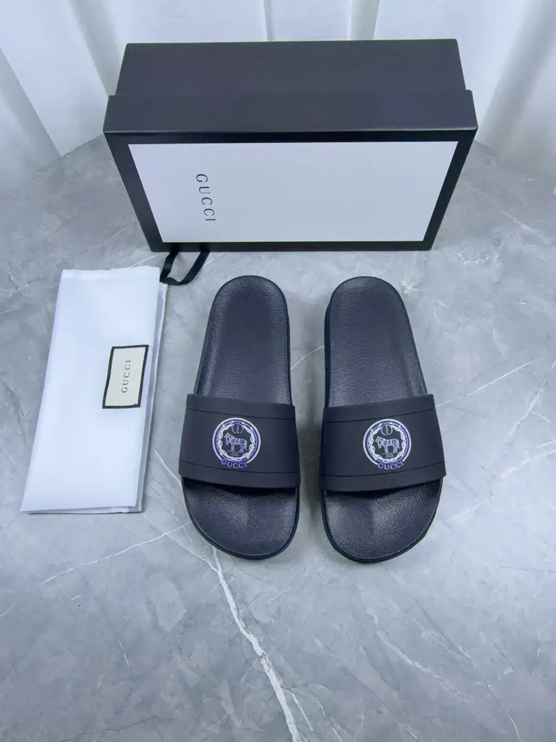 GucciGughu!2026Original of the new paragraph1.1Make a reservation., It's a superb quality., The classics of the cabinet., Original special materials. Female size35-42Men38-46Code, 46Do it.. Plant price Dollar.