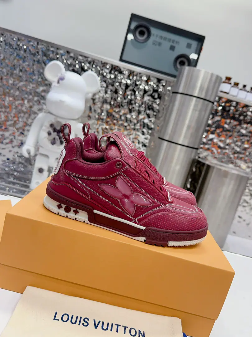 Get out of the factory. 𝙇𝙑 𝟐𝟎𝟐𝟑/𝐒𝐒 𝐧𝐞𝐰 Louis Vuitton's skateboarding., LOUIS VUITTON TrainerNo doubt the most successful brand of luxury has been launched.SneakerOne., But the search's not stopping., LOUISVUITTONAnd I'll be there.2023The spring brings a new skateboard series.. The new series in the graph is back.90Age Chunky Skate Shoes♪ I'm seeing ♪, Leather and web-based shoe-making, The fat contour and the rough shoelaces are so hot., I'm expecting it to be like this.TrainerI'm just as good as I am.. ♪ And then I'll be back ♪ DIORShow me the skateboarding., Maybe next year.ChunkyThe wind will be stronger.. Size:Women35-40 Men39-46