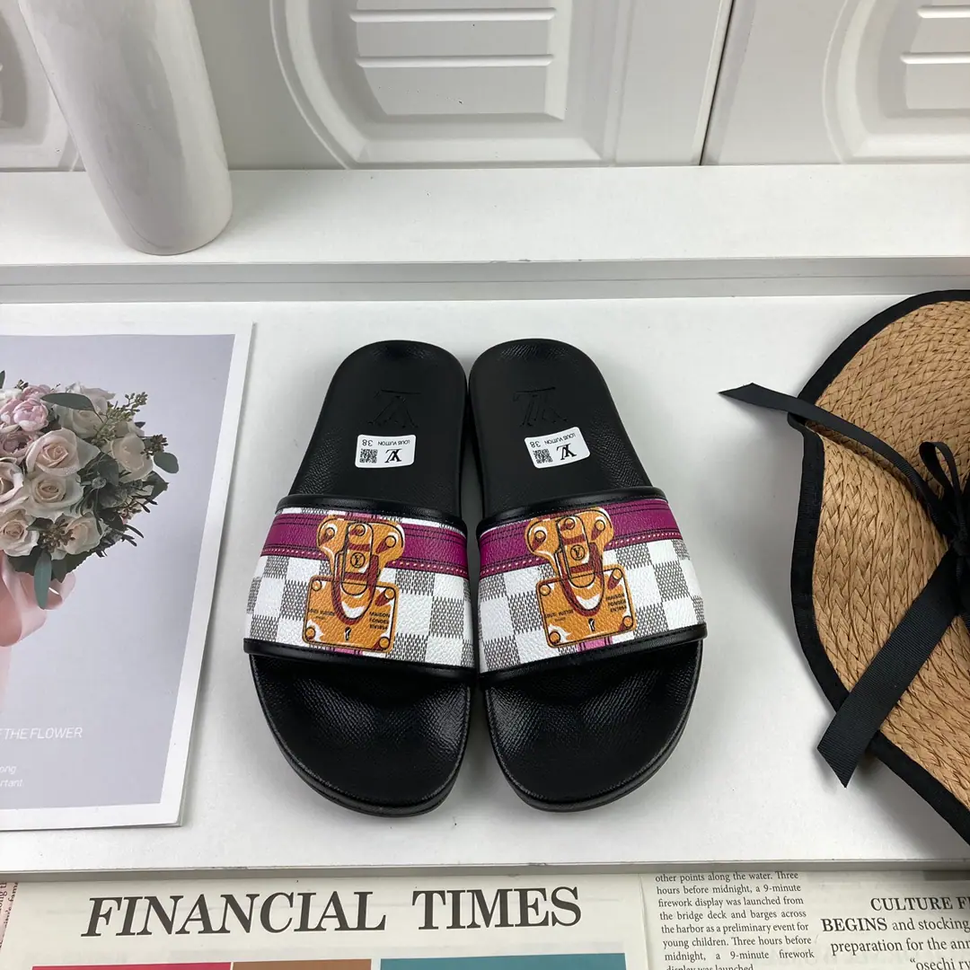 【LOUIS VUITON】2021Louis Vuitton's slippers., Original1.1Make a reservation., The classics of the cabinet.. Heat of shoes.logo, The top counter.logo, No details are missing. This slipper is a special hot spot. The material is made in parallel with the cabinet.. Colours: Multi-Currently Optional, To customize size:Female: 35/36/37/38/39/40/41/42 Men: 38/39/40/41/42/43/44/45/46