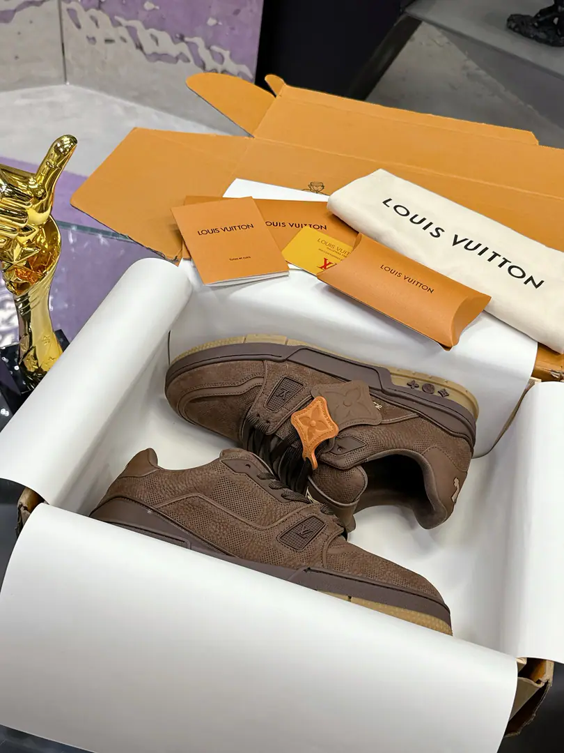 Plant Louis Vuitton The donkey's money.！trainerShoes., Everyone's got to be in., Never regret it.！ It's super-high.！Everything's fine.. Mostly super-suspent.. The top-level factory is extremely rigorous.！The materials are all super-cattle skins custom-made overseas., The skin is all original. Super-upgrade, Especially the tattoos when the shoes bend., It's all about it.zp♪ Feels like ♪！ We custom-made the Otsumi., - I'm the one who controls it., The whole font and the blob, It's hard to tell.. Size: #Women35-41 #Men38-46（Women40 41 Men45 46 I'll make sure I don't change it.）