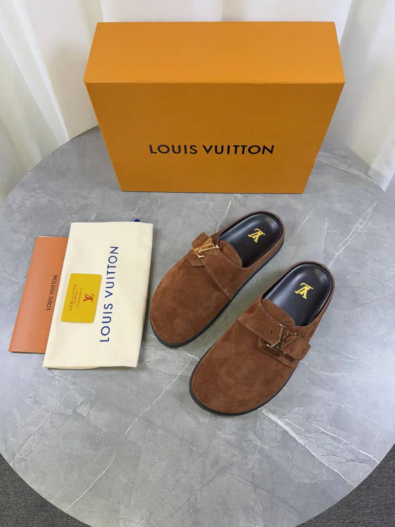👱 Series slippers Half bag tow. louisvuitt…on fw. new arrival～ L…v aspen Water table slippers LHome.2026Spring-Hippaken slippers.🆕New Classicmonogram Bulb material from the bottom, The thicker floor is full of comfort.💯 Full gain.💯 The inside sheep. size 38-46（45 46No re-election.）