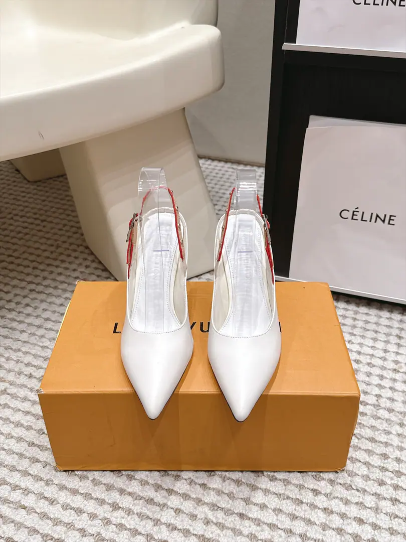 Top Quality Louis Vuitton 𝟐𝟎𝟐𝟔The sandals are empty behind the new heel. Picking cattle skins/Special bright spot.+Rear-and-regulating buttons design！Precision.LVMetal cutts+Pointy alien roast paints fine and tall.+Brand brand markings on heels., A long, sharp, stunned, leg-twig line.～Siu Gao and Elya are welded to their feet.～Xiang Fung～ Daily commute Dinner. I'm not dating anyone.～The atmosphere is steady and steady. - The upper foot is a good one.～Very advanced.～It's easy in every setting.hold- Yeah, I'm fine. Shoe.: Importing cow skin+- The drill. Littre: In the sheep's skin./Foot. Shoes under the sole.: That's a big one. He's tall.: 9cm Size: 35-41（40 41Make a no-refund order.）