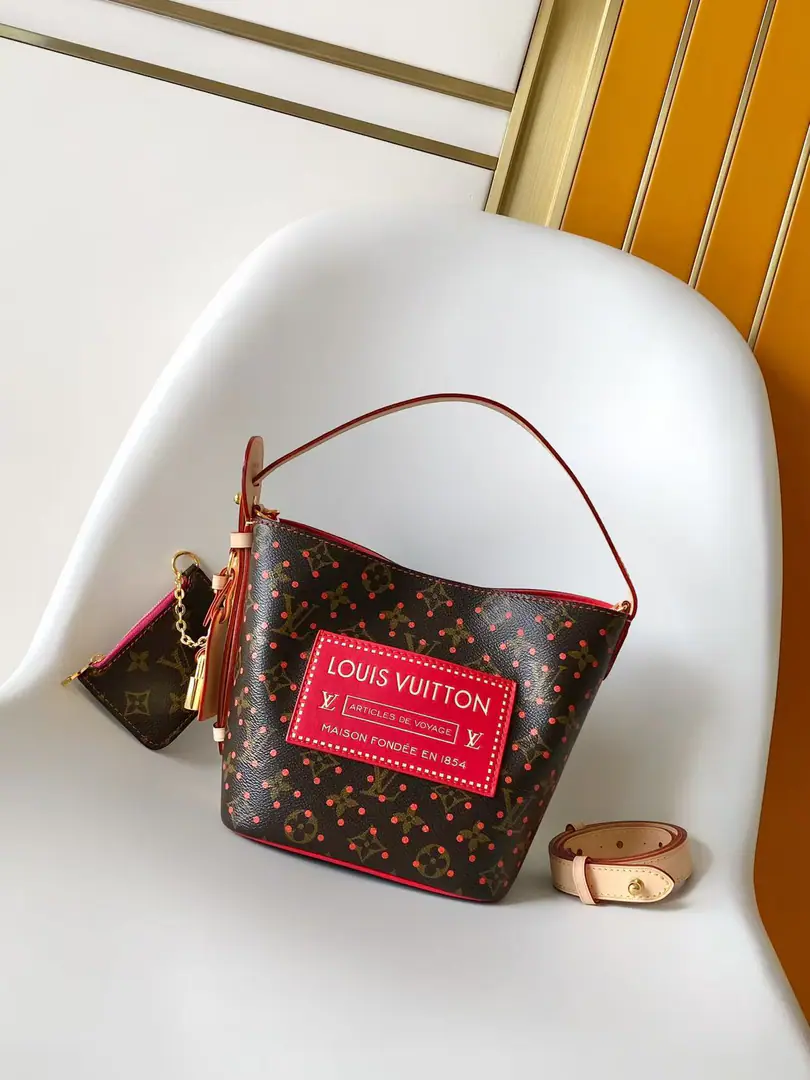 M29075Blossom. The Big Red paragraph. All In BB The bag is a regular contest., It's a life-changing color for all the shapes.. Take the material. Monogram Perfo The canvas., There's a smart pocket on the front., ♪ To the deep, deep brand ♪. Marked lock and address plate, Full space with unplugged zipper bags, It can be used as a collection bag.. With a leather coat of cattle., ♪ Eating, twilight ♪. This series is a combination of exclusive packaging, ♪ The charm of the blue coast ♪, A limited caption and brand-marked beach house handbag with the name, ♪ And have a good summer ♪——Limited submission, It's all over.. 16 x 18 x 12 centimetres (Length x High x Kuan)00680