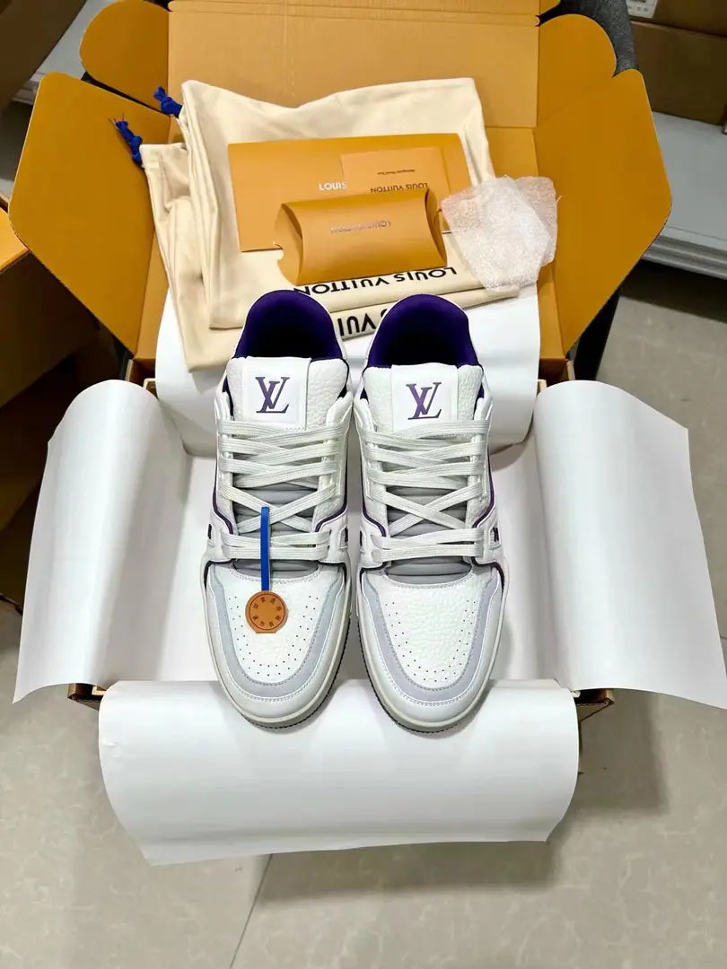 Top-level requisition version LV trainer "Couples set a series of leisure basketball shoes. ♪ The value of the face ♪ - The upper foot is fried., Every color is a giant.！The Tide Man needs a single item.🛍 Original customized pressure-cut grains, calf skin.（Non-market super-fibre skin You have to distinguish.！）The symmetrical old flowered mounds the cowboy cloth.. All the accessories are as they were.1:1Custom Even the shoelaces are colored.1:1Make a reservation.. Original Unique private modelTPUOtsumi!. Many of the little heart designs have to be original to be able to see what they're doing., The essence is the detail.！Original Condom Chips Card Sensitivity direct in.lv Official Network😏 Recurse ceiling level Full package of fine airplane gift boxes Please accept my quality.‼️ Please be careful with the market traffic.！ Codes: 35-44（Men38/45I'll make sure I don't change it.）