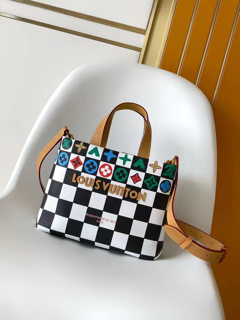 M10991Big number. M10992Small M10993The mini top list. Developments LV 2027Spring and summer men's costumes. Shopper Tote The handbag was inspired by Louis Vuitton's classic shopping bag., It's marked by the same sharp lines and contrasting Louis Vuitton letters.. This handbag is for the selected LVers Damier Ebene Tiled canvas., Match Pharrell Williams It's a colorful exercise. Damier Pattern（It's inspired by the fact that 1888 Year Georges Vuitton A classic design for creation.）. Two top handles and disassemble shoulder belts provide flexible means of carrying., Both practical and unique.. Big number.40.0 x 32.0 x 16.0 centimetres (Long x High x Kuan) Small26 x 20 x 10 (centimetres) ((Long x High x Kuan Mini-Man.19.5 x 15 x 7.5 (centimetres) ((Long x High x Kuan) • LVers Damier Ebene Tiled canvas. • The leather side of the cow. • Built liner • Make old metal pieces • Carbineer Open • Disableable LVERS UNITED The medal. • Main Layer • The zipper bag. • Internal Double-Standing • Shoulder belt.: Disableable, Unreconciled • Half a band.: 42.0 centimetres • Hand handle.: Hand handle.