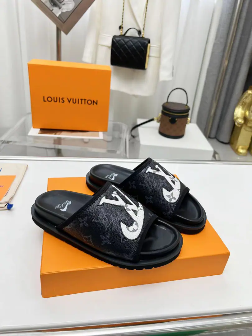 lvLuxurytrainer - Slugs., Use top-deck calf skin., Light and comfortable.. Shoe-faced and strap-on. monogram Ballast. Brings a unique coloring spell.. The fine-footed shoe cushions and fine rubber excites are inspired by lv trainer size: 35-46