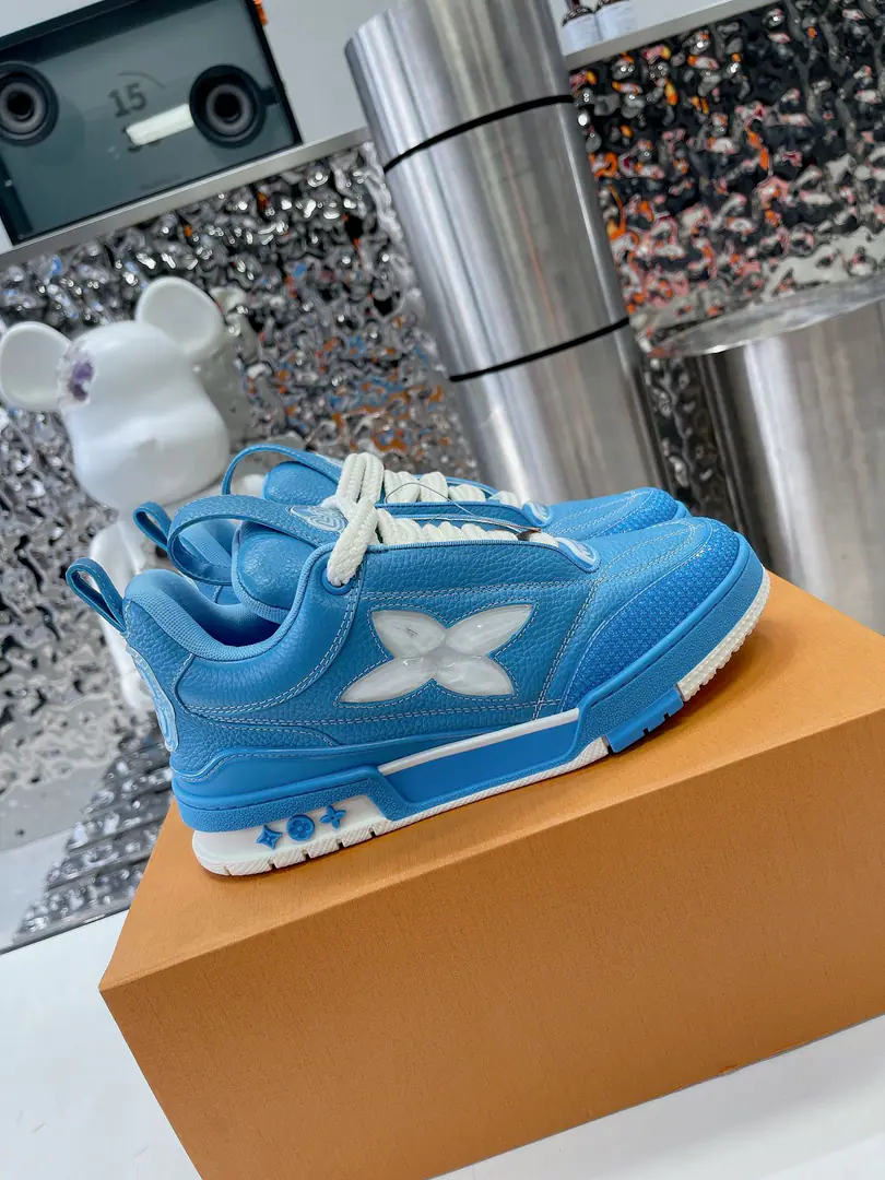 Get out of the factory. 𝙇𝙑 𝟐𝟎𝟐𝟑/𝐒𝐒 𝐧𝐞𝐰 Louis Vuitton's skateboarding., LOUIS VUITTON TrainerNo doubt the most successful brand of luxury has been launched.SneakerOne., But the search's not stopping., LOUISVUITTONAnd I'll be there.2023The spring brings a new skateboard series.. The new series in the graph is back.90Age Chunky Skate Shoes♪ I'm seeing ♪, Leather and web-based shoe-making, The fat contour and the rough shoelaces are so hot., I'm expecting it to be like this.TrainerI'm just as good as I am.. ♪ And then I'll be back ♪ DIORShow me the skateboarding., Maybe next year.ChunkyThe wind will be stronger.. Size:Women35-40 Men39-46