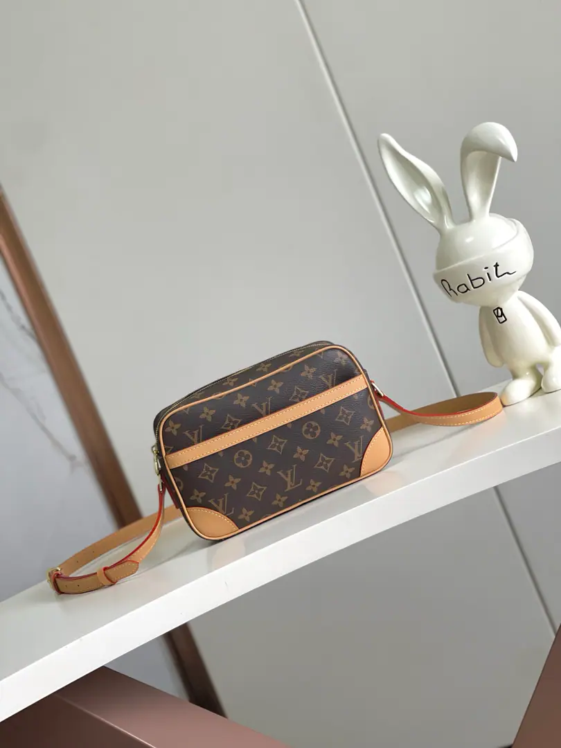 【Outside Haiwon‬Single A home of the truth.‬Shoot.】M51276The old flower. VintageCentral camera bag series Slanting bag, General, Classic.Monogram The canvas is on the side of yellow., Steady atmosphere., An outside pocket., Inline zipper side pocket, The adjustable shoulder belt is freely switched at any time., Adequate daily capacity for use Dimensions23.5*15.5*5.5cm.
