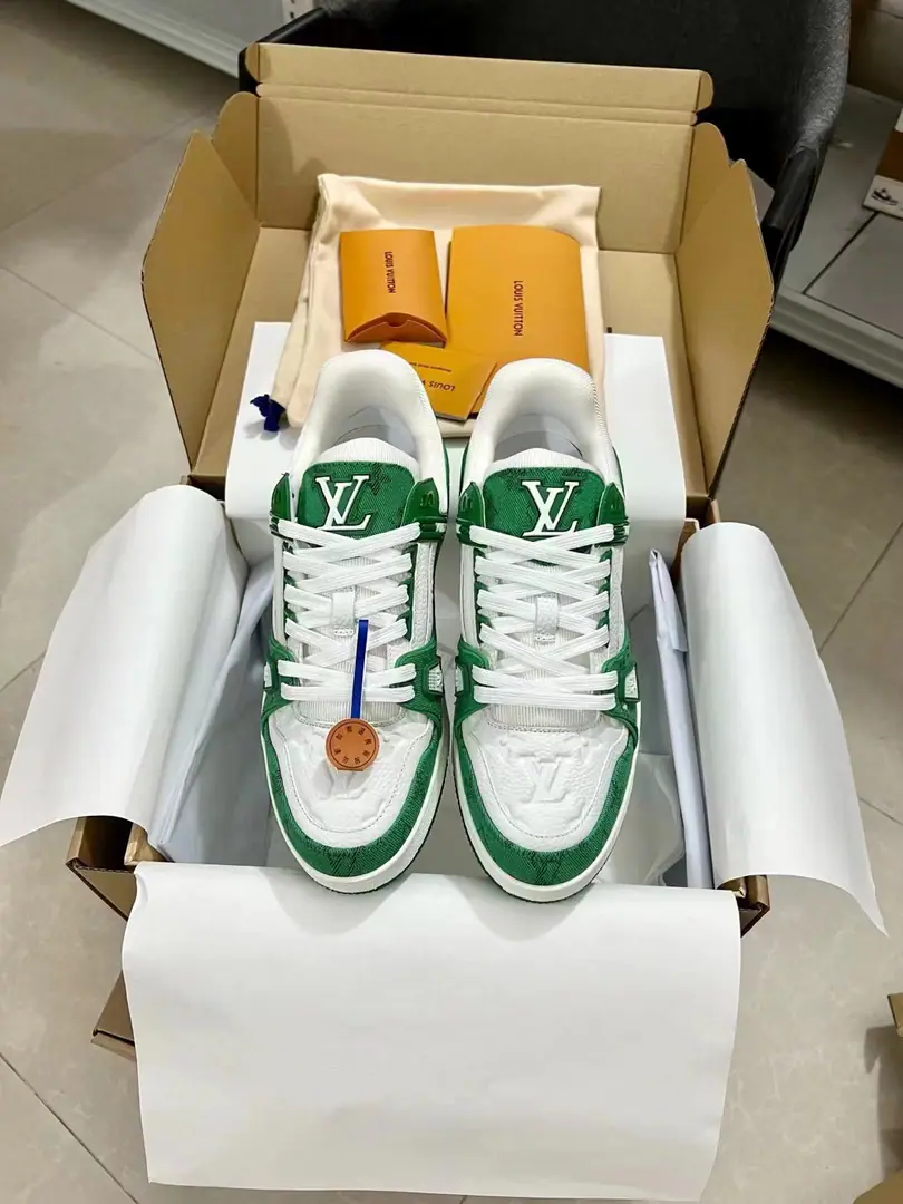 Top-level requisition version LV trainer "Couples set a series of leisure basketball shoes. ♪ The value of the face ♪ - The upper foot is fried., Every color is a giant.！The Tide Man needs a single item.🛍 Original customized pressure-cut grains, calf skin.（Non-market super-fibre skin You have to distinguish.！）The symmetrical old flowered mounds the cowboy cloth.. All the accessories are as they were.1:1Custom Even the shoelaces are colored.1:1Make a reservation.. Original Unique private modelTPUOtsumi!. Many of the little heart designs have to be original to be able to see what they're doing., The essence is the detail.！Original Condom Chips Card Sensitivity direct in.lv Official Network😏 Recurse ceiling level Full package of fine airplane gift boxes Please accept my quality.‼️ Please be careful with the market traffic.！ Codes: 35-44（Men38/45I'll make sure I don't change it.）